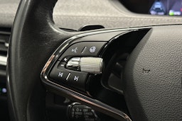 sininen Skoda Enyaq 2022 kuva 18.
