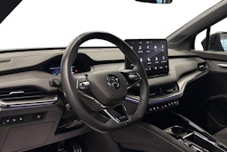 musta Skoda Enyaq 2022 kuva 3.