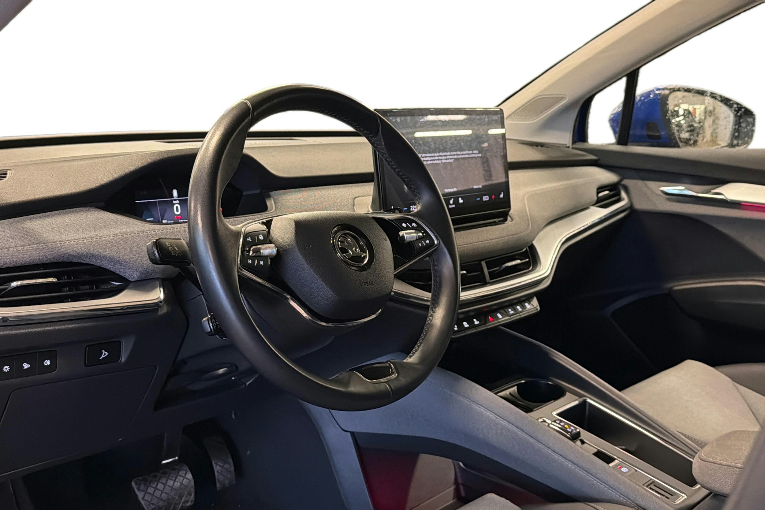 sininen Skoda Enyaq 2022 kuva 3.