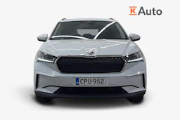valkoinen Skoda Enyaq 2022 kuva 4.