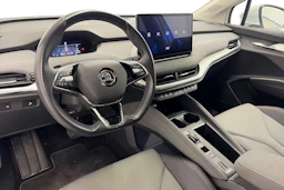 valkoinen Skoda Enyaq 2022 kuva 6.