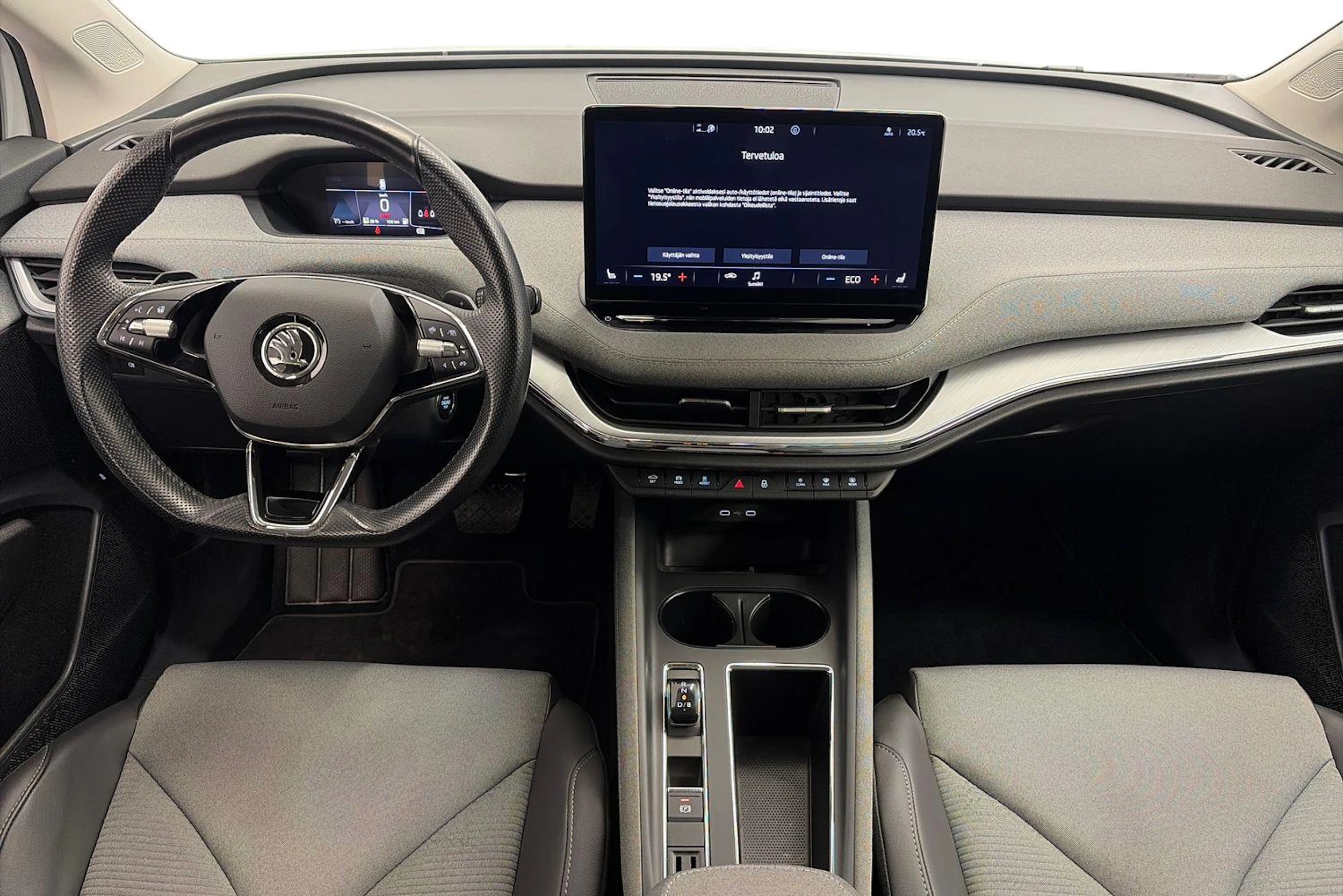valkoinen Skoda Enyaq 2022 kuva 7.