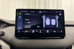 valkoinen Skoda Enyaq 2022 kuva 24.