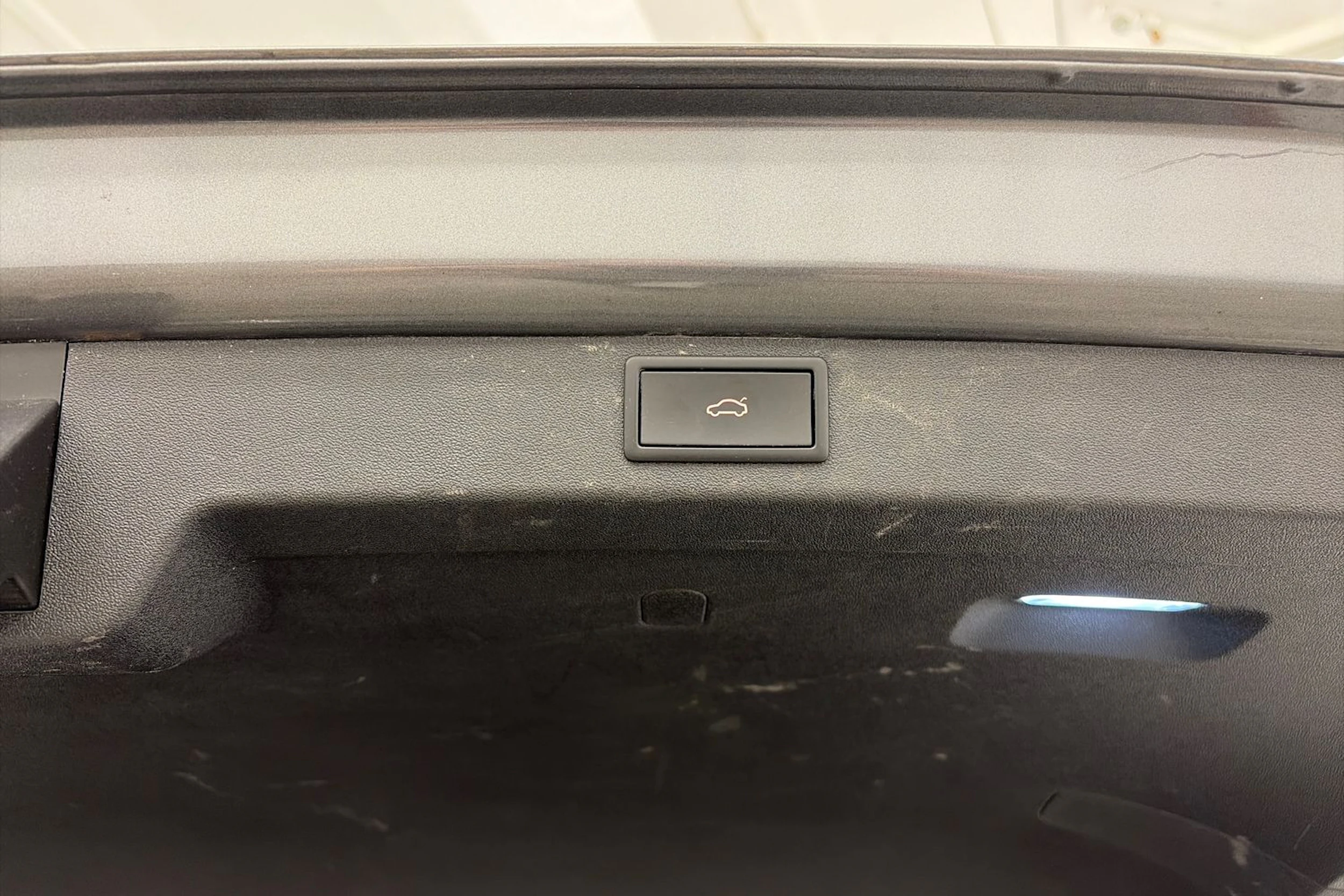 harmaa Skoda Enyaq 2022 kuva 12.
