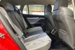 met. punainen Skoda Enyaq 2022 kuva 14.