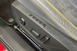 met. punainen Skoda Enyaq 2022 kuva 16.