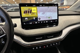 met. punainen Skoda Enyaq 2022 kuva 23.