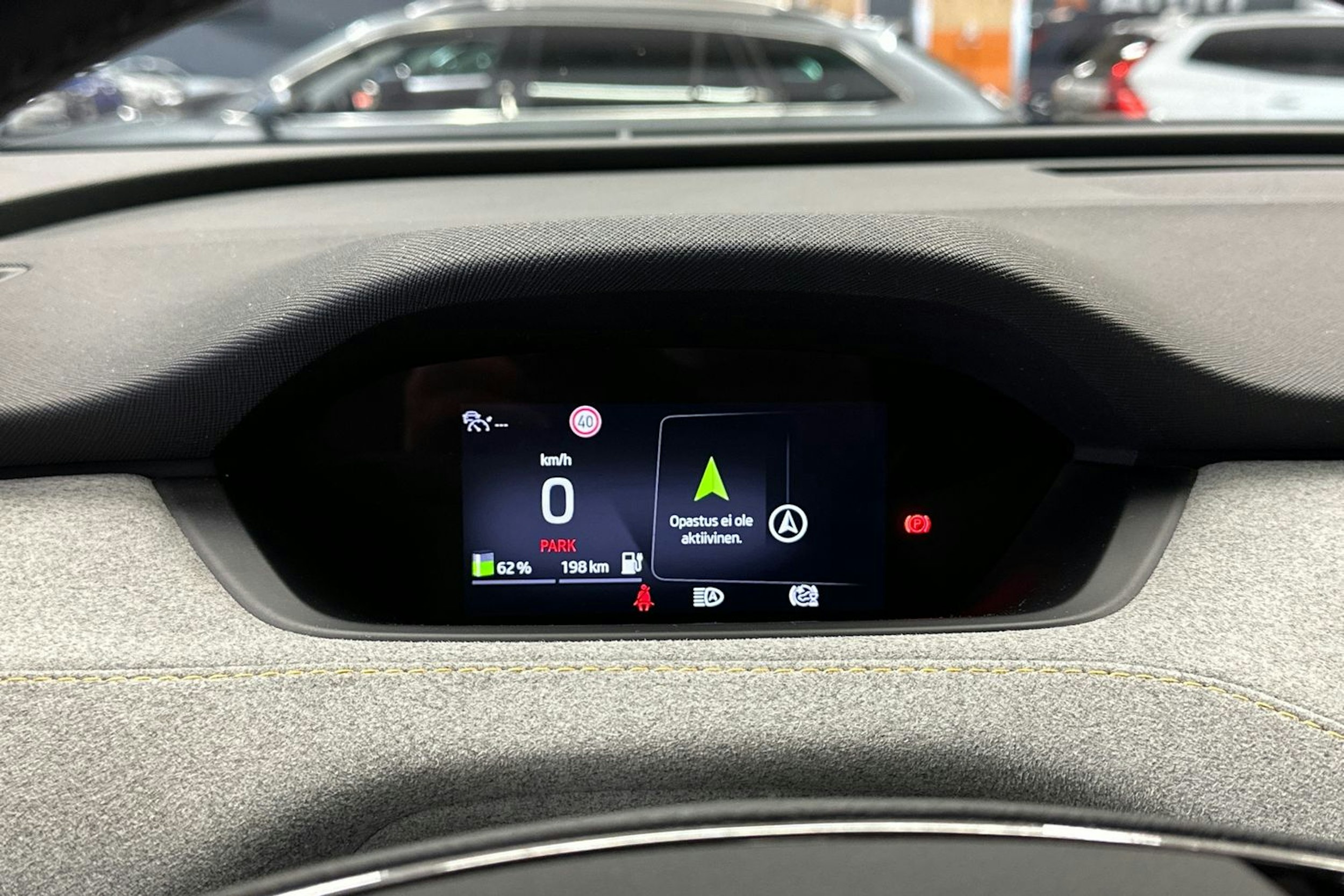met. punainen Skoda Enyaq 2022 kuva 25.