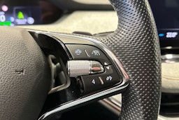 met. punainen Skoda Enyaq 2022 kuva 29.
