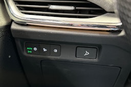 met. punainen Skoda Enyaq 2022 kuva 30.