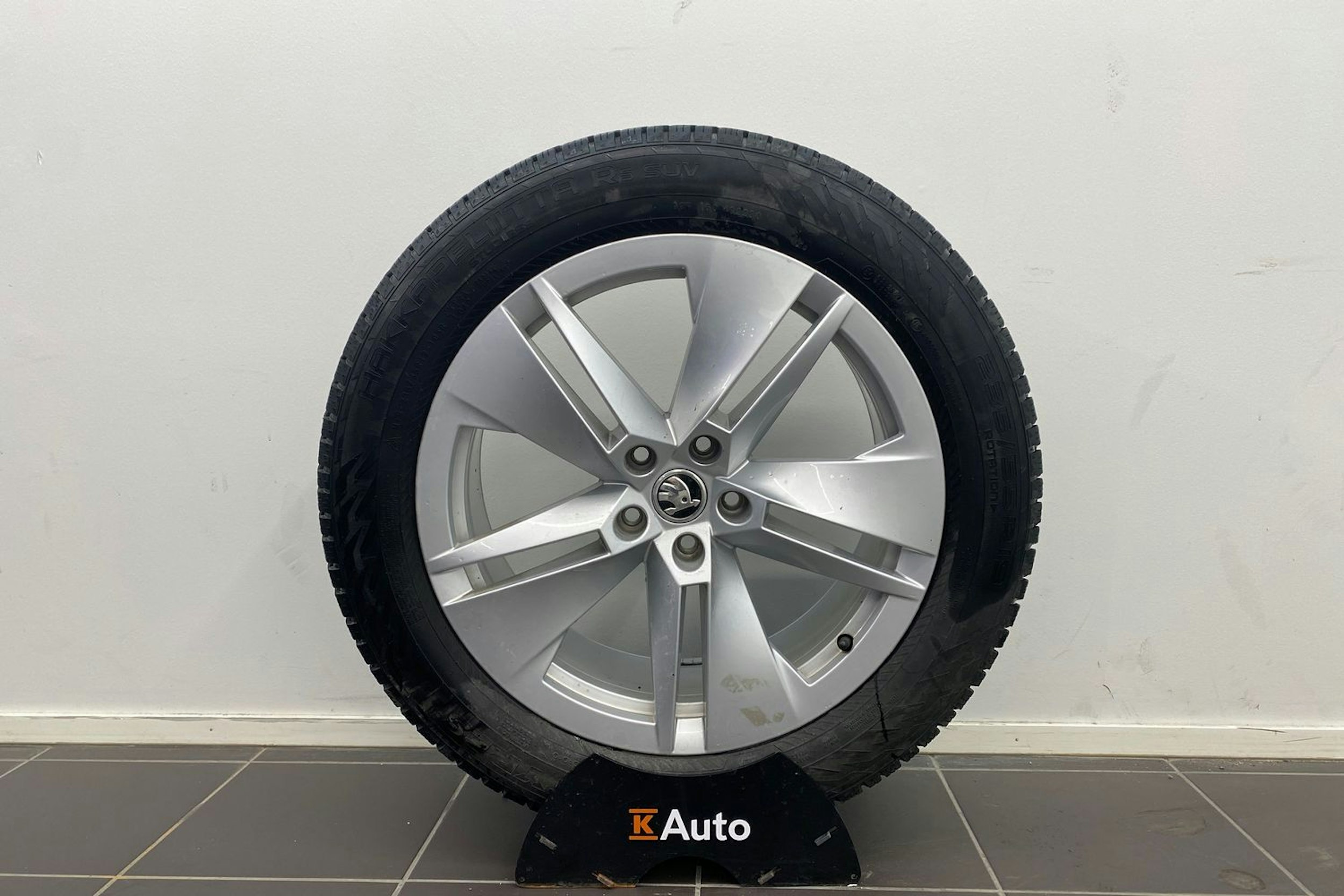 Sininen Skoda Enyaq 2022 kuva 13.