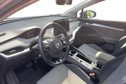 harmaa Skoda Enyaq 2022 kuva 3.