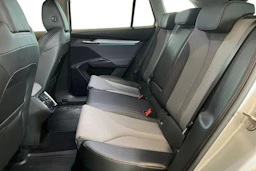 harmaa Skoda Enyaq 2022 kuva 8.