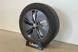 harmaa Skoda Enyaq 2022 kuva 10.