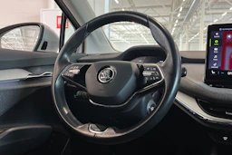 harmaa Skoda Enyaq 2022 kuva 12.