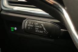 harmaa Skoda Enyaq 2022 kuva 16.
