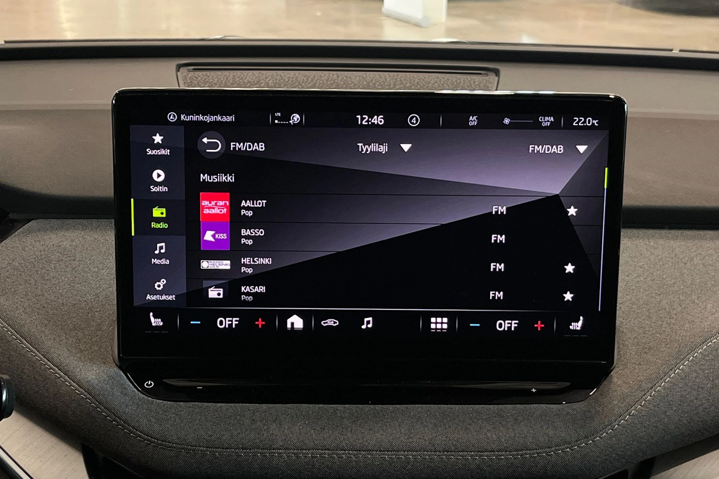 harmaa Skoda Enyaq 2022 kuva 17.