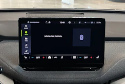 harmaa Skoda Enyaq 2022 kuva 18.