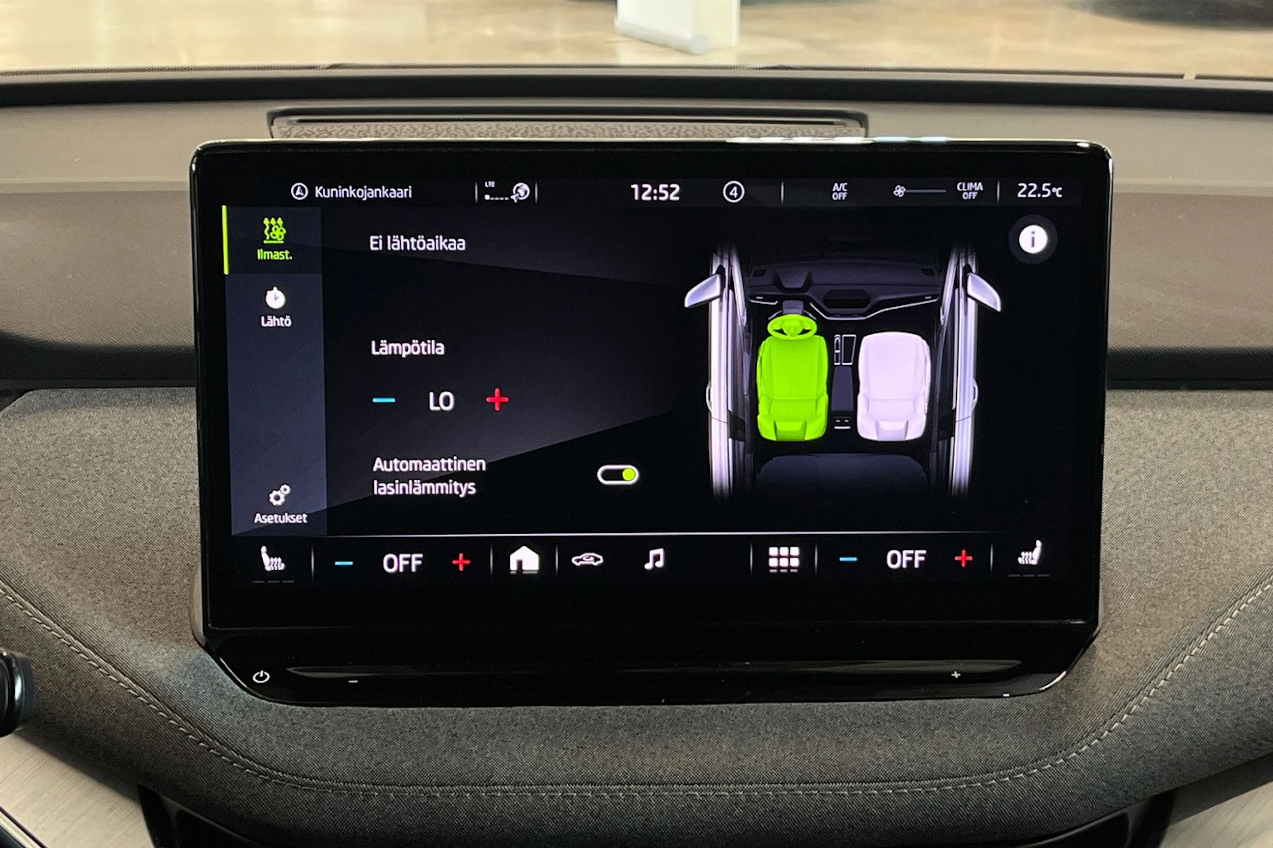 harmaa Skoda Enyaq 2022 kuva 22.