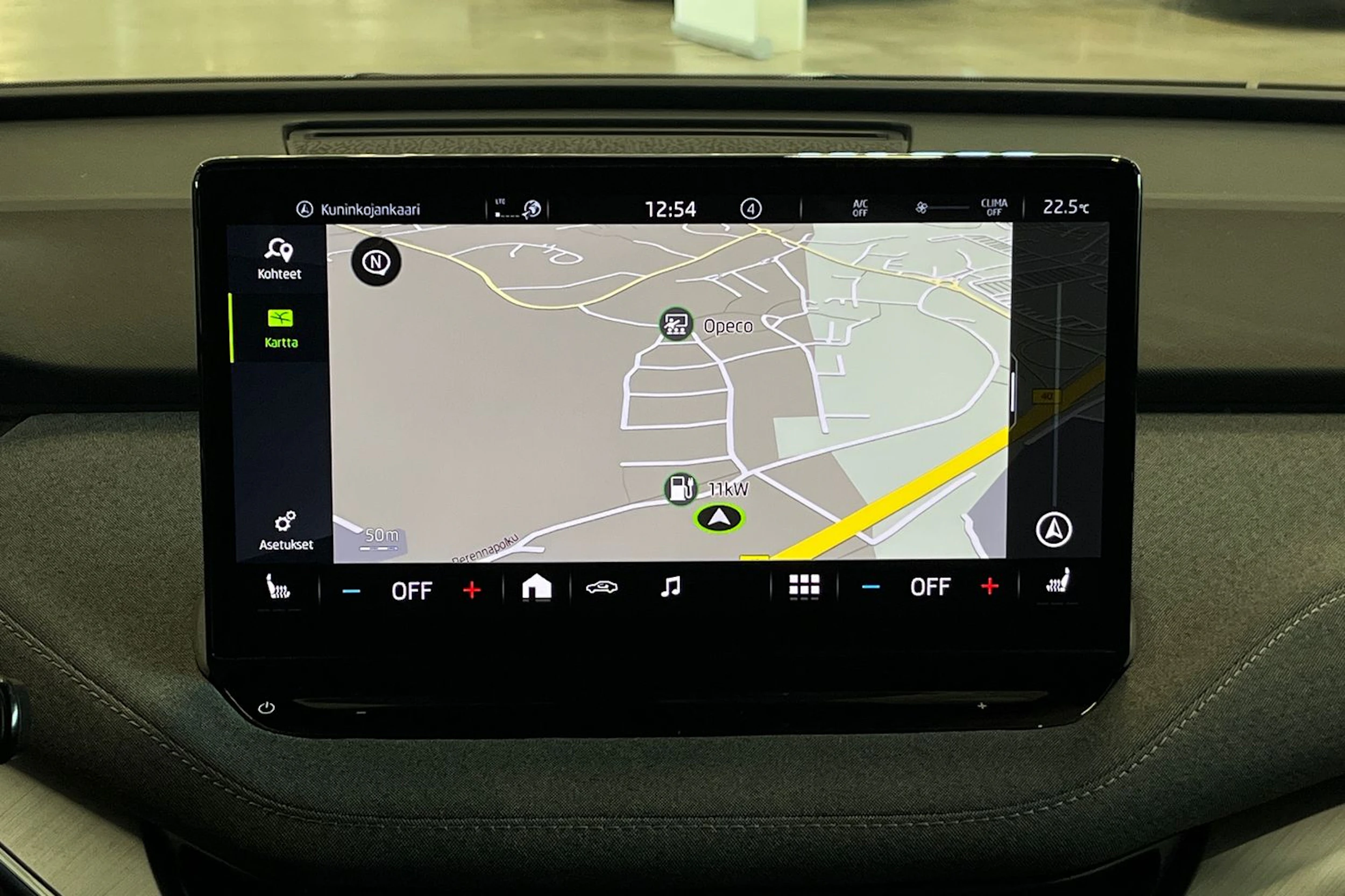 harmaa Skoda Enyaq 2022 kuva 24.