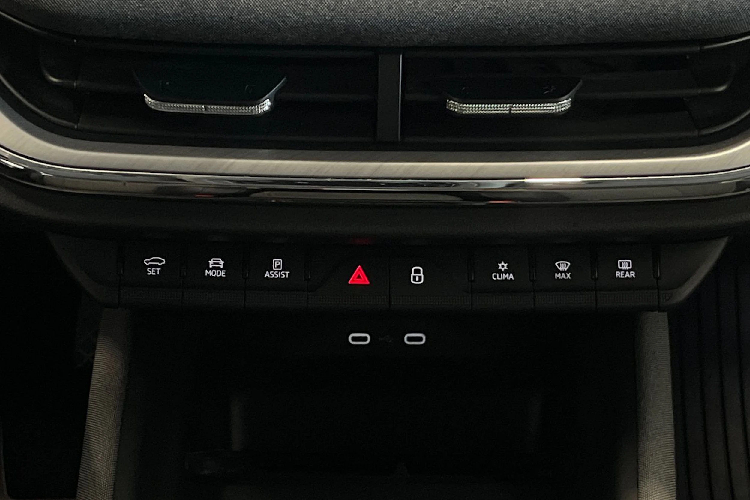 harmaa Skoda Enyaq 2022 kuva 29.