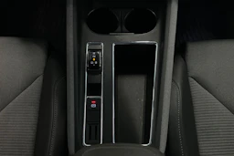 harmaa Skoda Enyaq 2022 kuva 30.