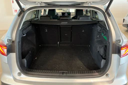 harmaa Skoda Enyaq 2022 kuva 33.