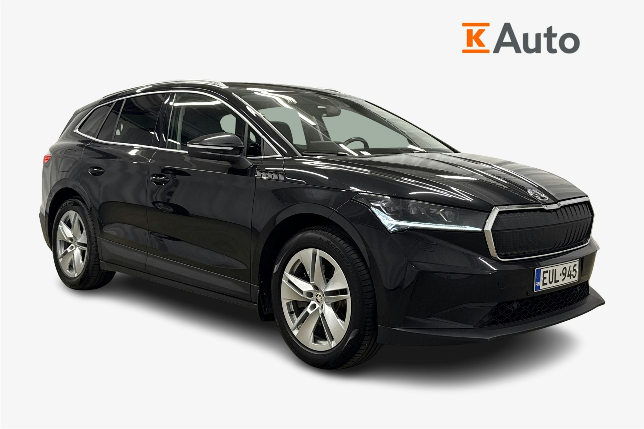 musta Skoda Enyaq 2022 kuva 1.