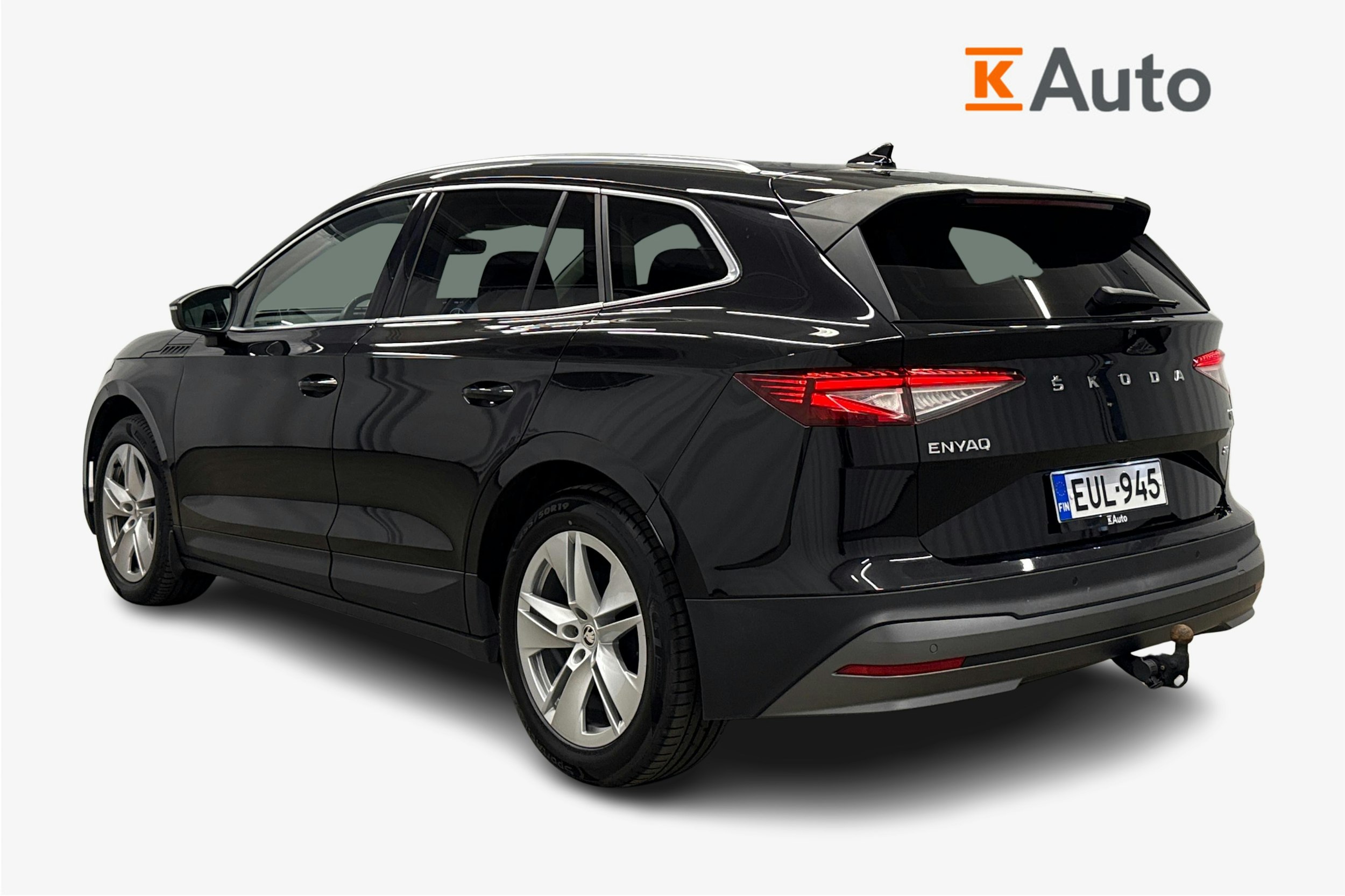 musta Skoda Enyaq 2022 kuva 2.