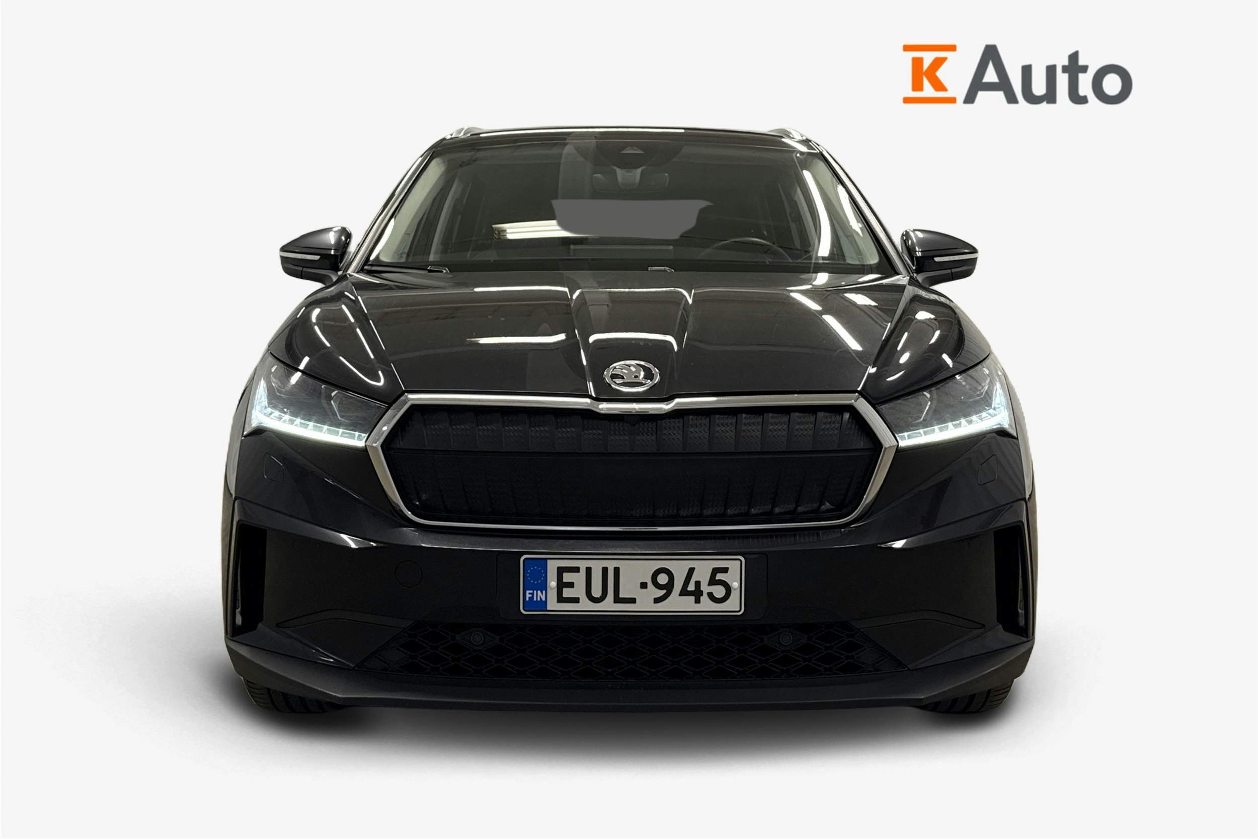 musta Skoda Enyaq 2022 kuva 5.