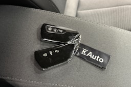 musta Skoda Enyaq 2022 kuva 27.
