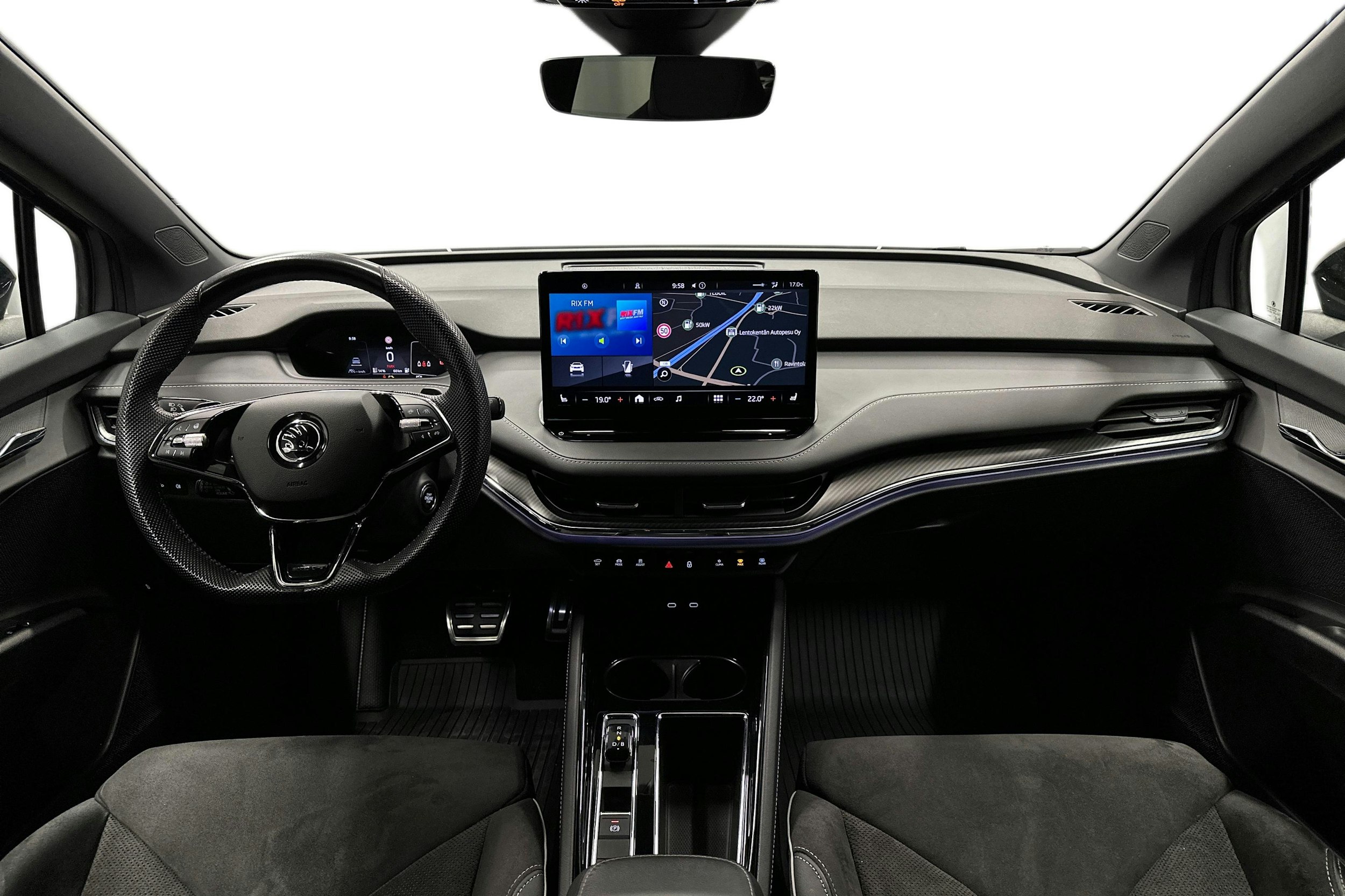 harmaa Skoda Enyaq 2022 kuva 9.