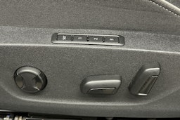 harmaa Skoda Enyaq 2022 kuva 19.