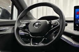 harmaa Skoda Enyaq 2022 kuva 20.