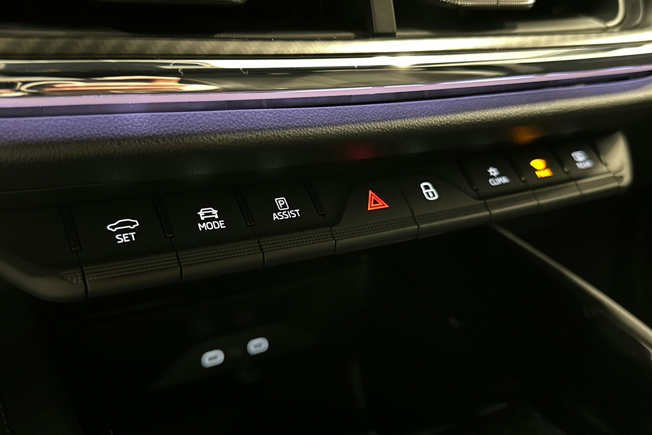 harmaa Skoda Enyaq 2022 kuva 32.