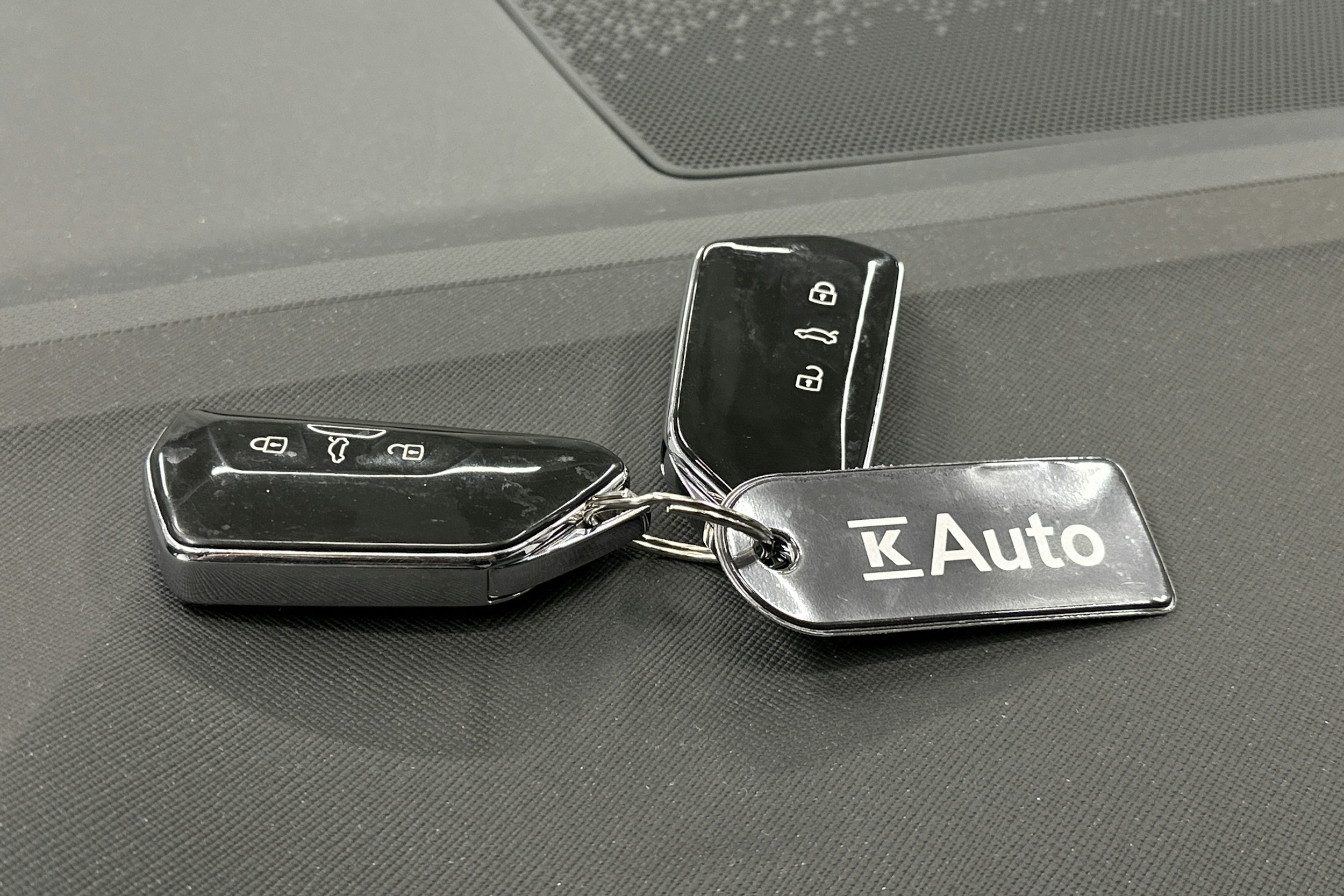 harmaa Skoda Enyaq 2022 kuva 34.