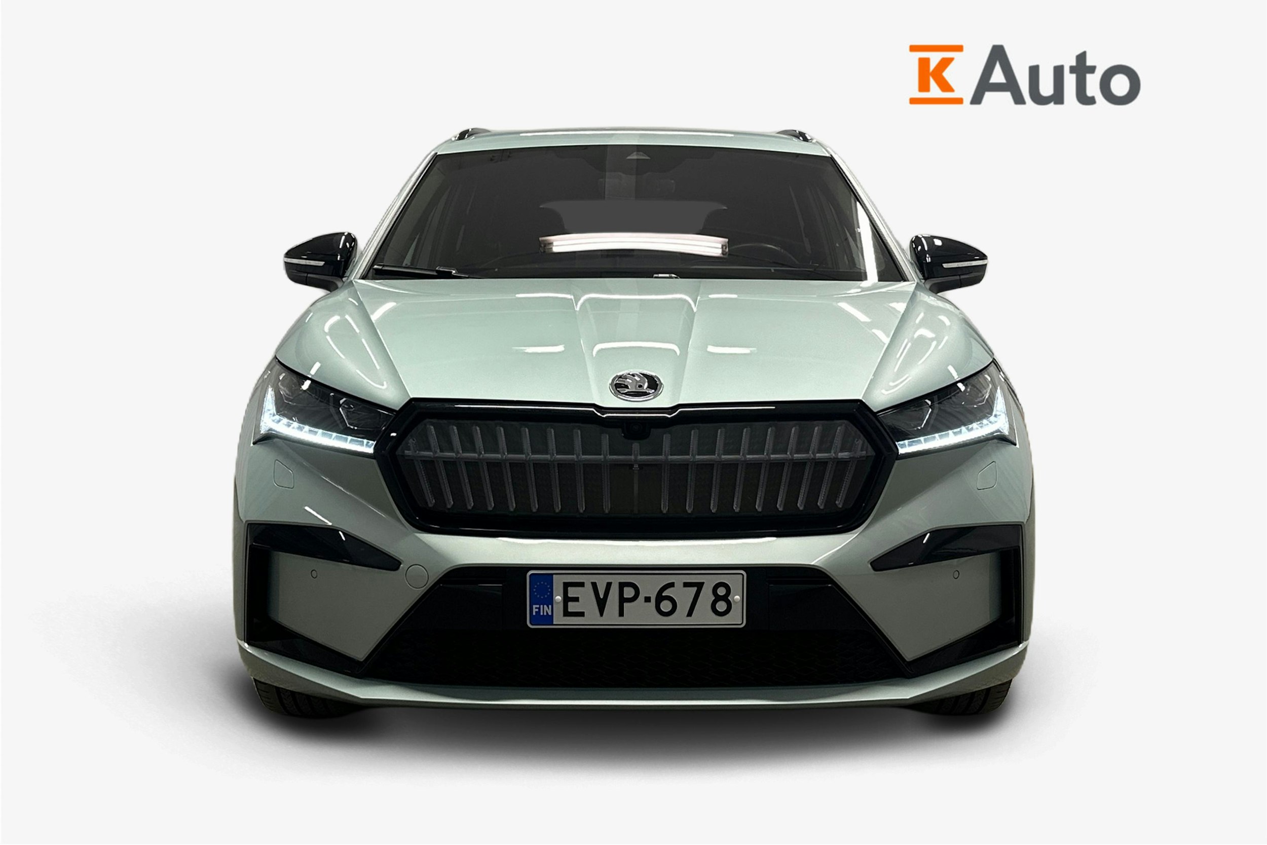 harmaa Skoda Enyaq 2022 kuva 5.