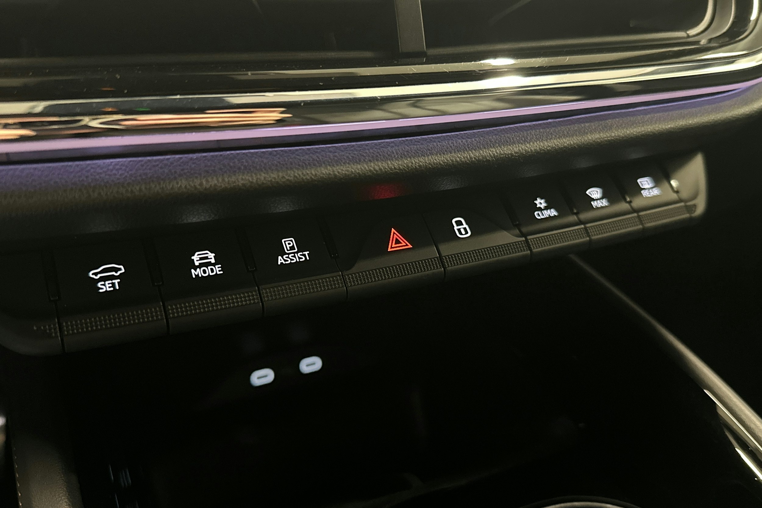 harmaa Skoda Enyaq 2022 kuva 34.