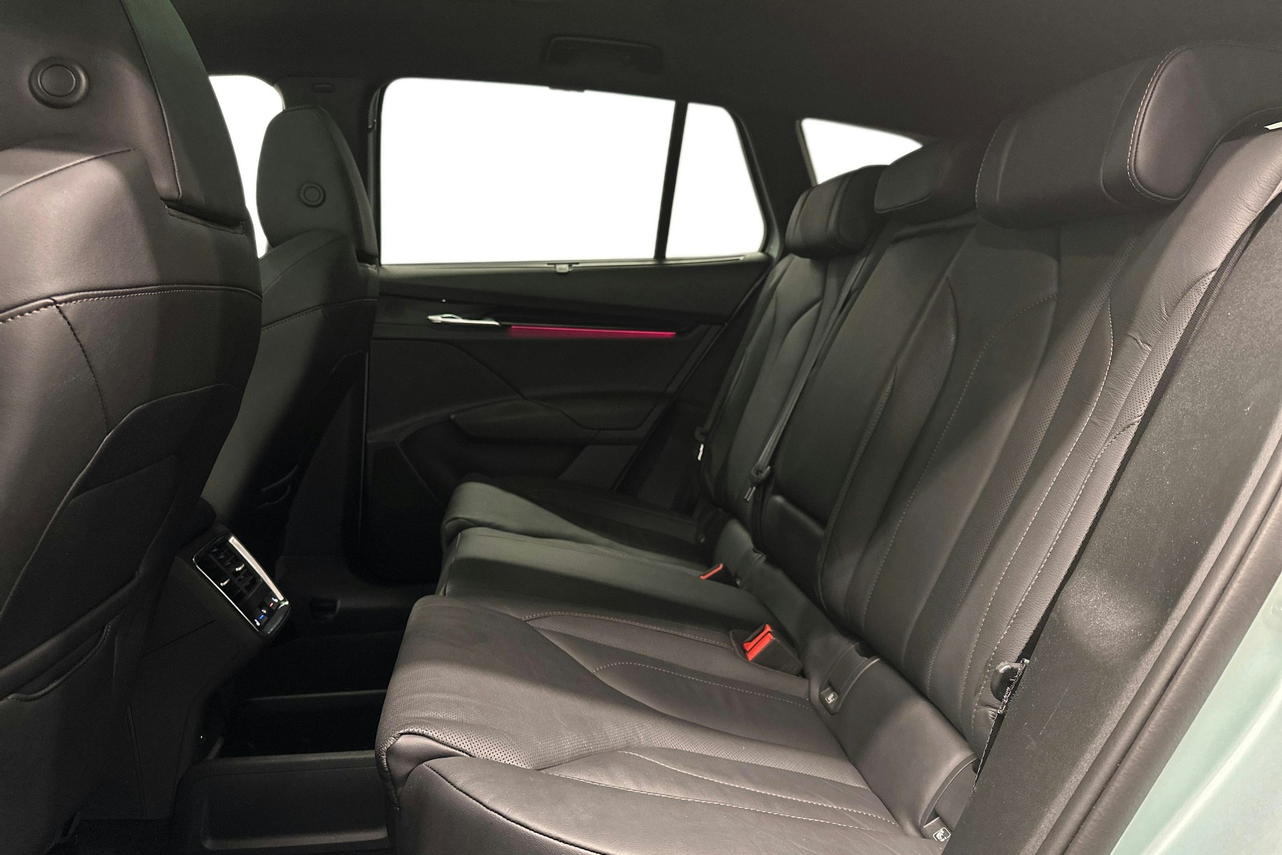 hopea Skoda Enyaq 2022 kuva 8.