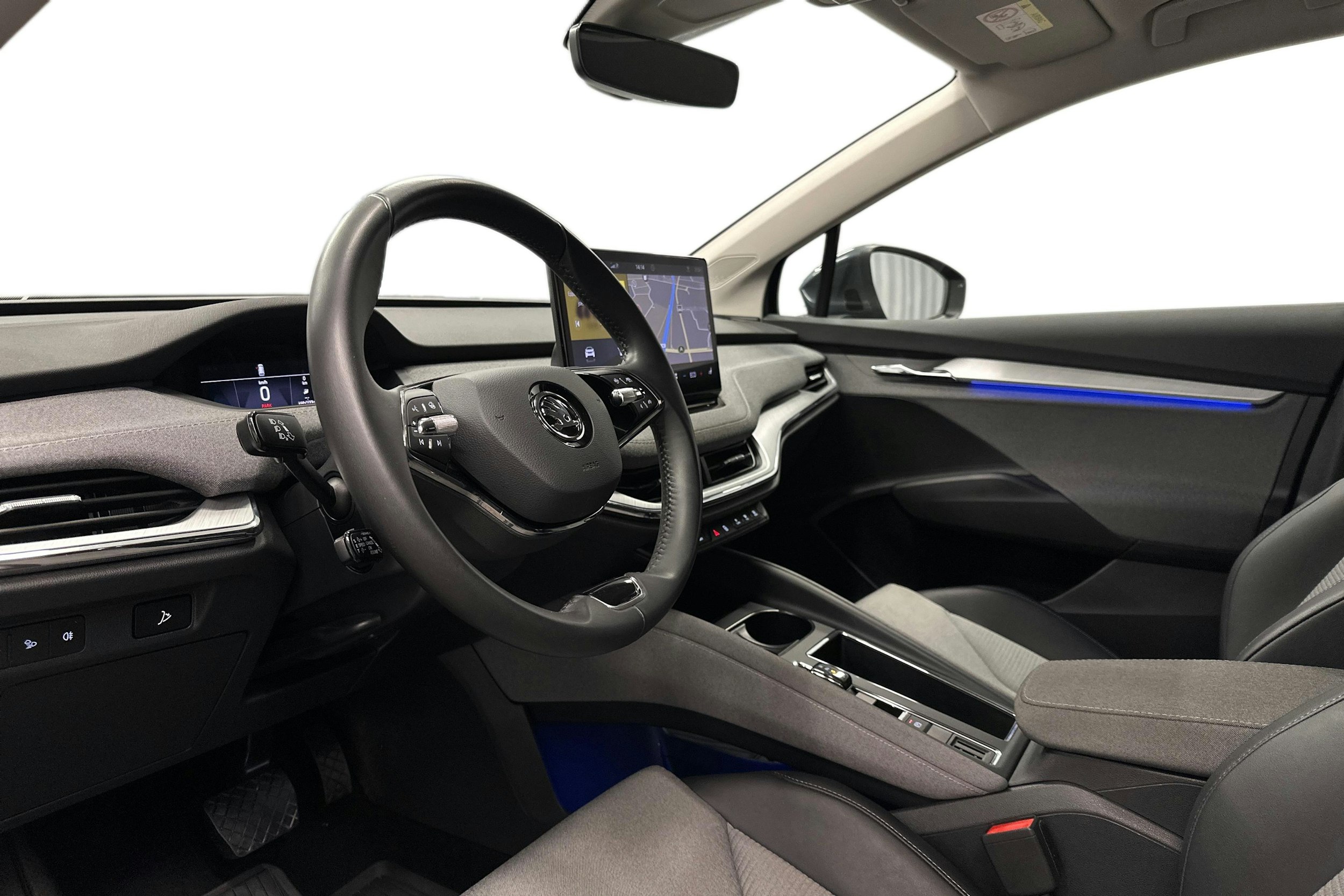 harmaa Skoda Enyaq 2022 kuva 7.