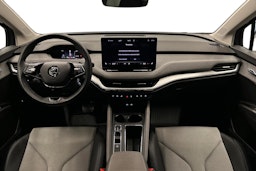 harmaa Skoda Enyaq 2022 kuva 9.