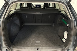 harmaa Skoda Enyaq 2022 kuva 14.