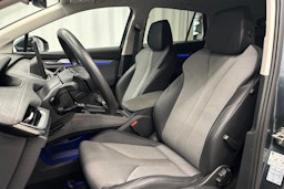 harmaa Skoda Enyaq 2022 kuva 18.