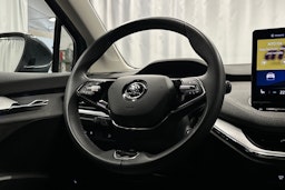 harmaa Skoda Enyaq 2022 kuva 19.