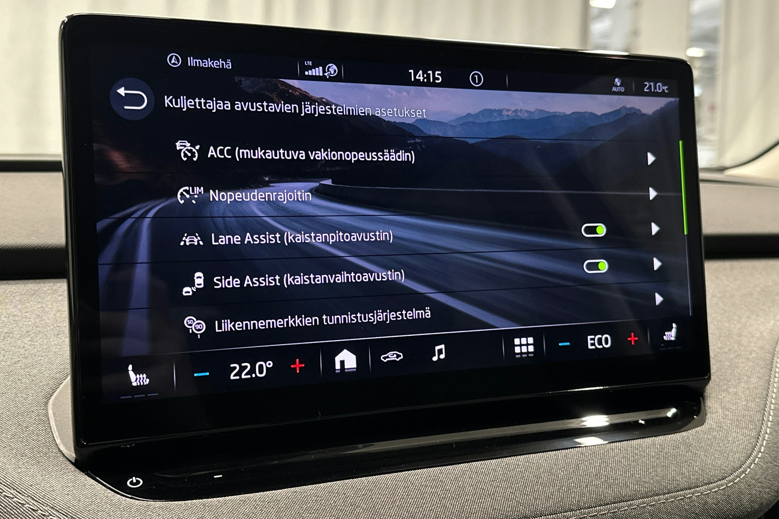 harmaa Skoda Enyaq 2022 kuva 25.