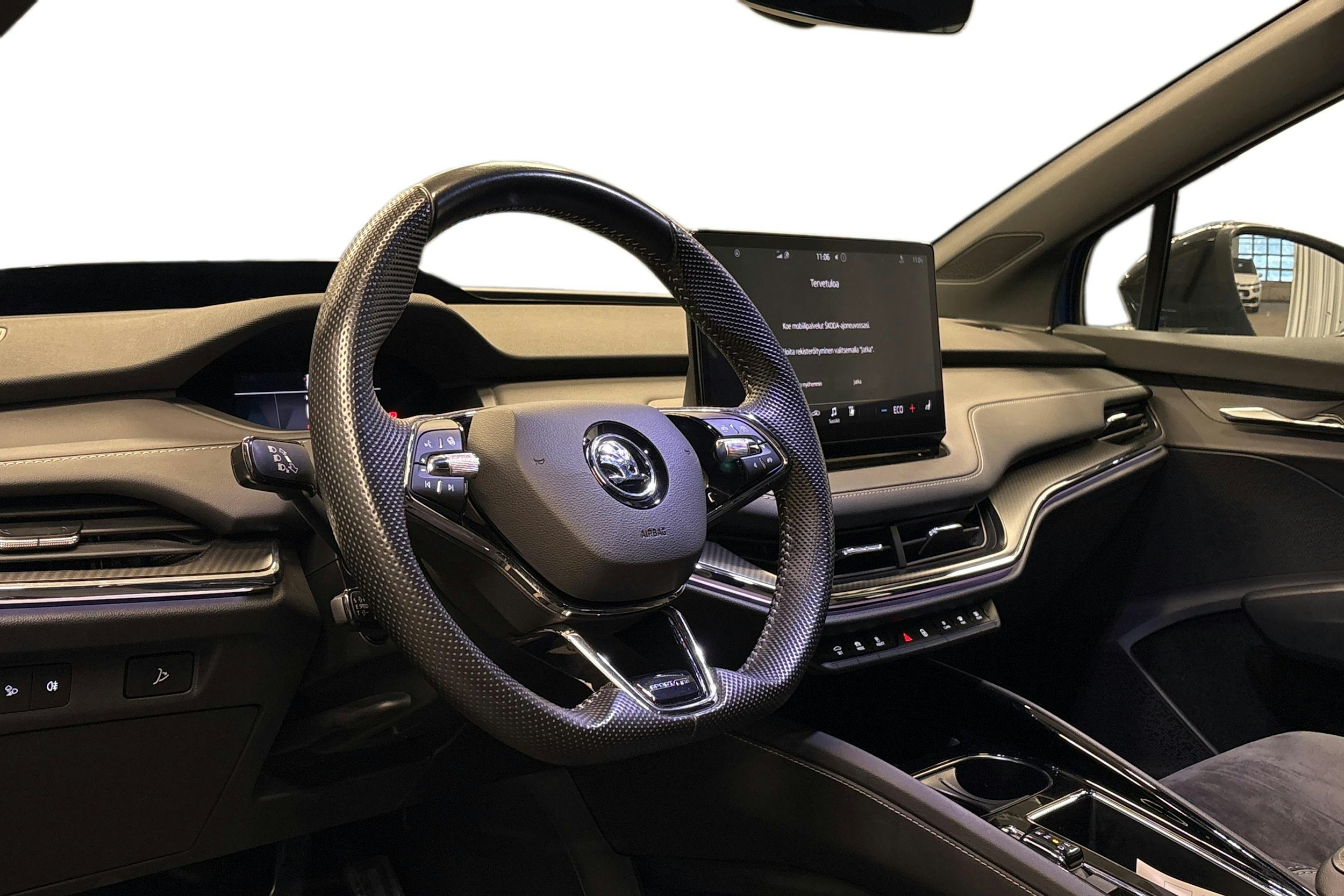 sininen Skoda Enyaq 2022 kuva 3.