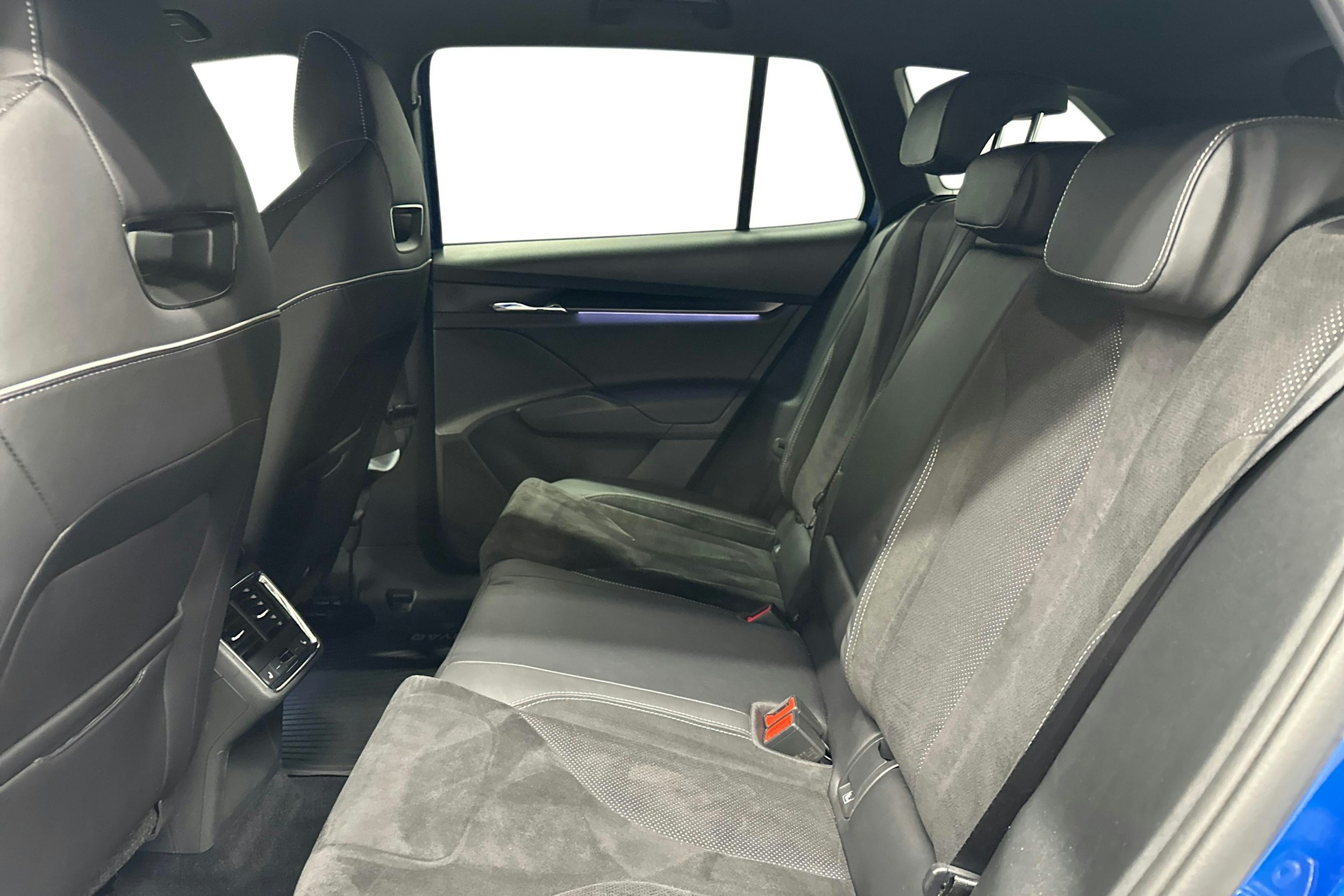 sininen Skoda Enyaq 2022 kuva 10.