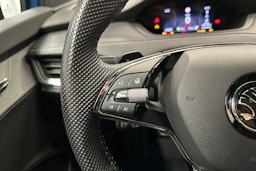 sininen Skoda Enyaq 2022 kuva 14.