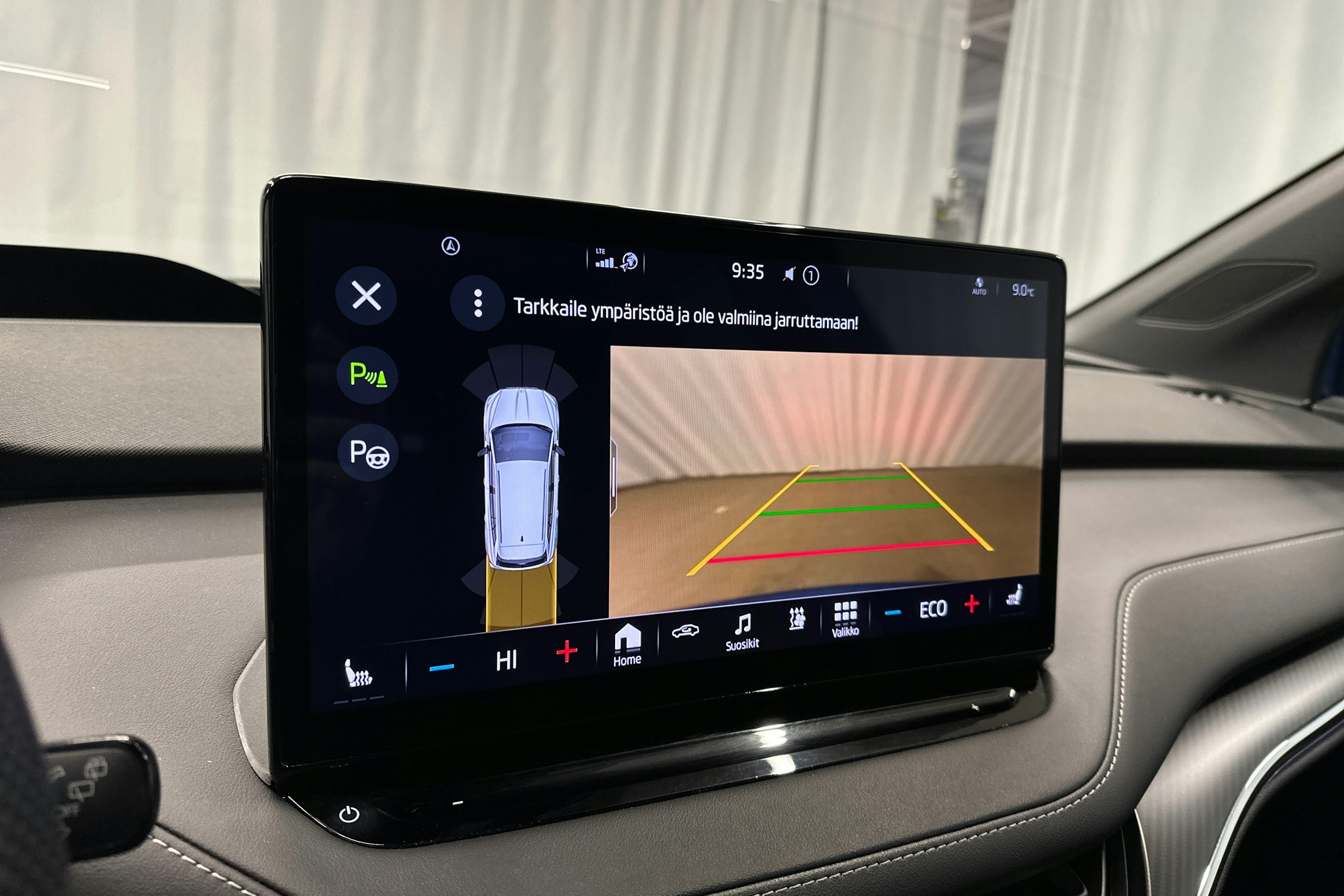 sininen Skoda Enyaq 2022 kuva 20.