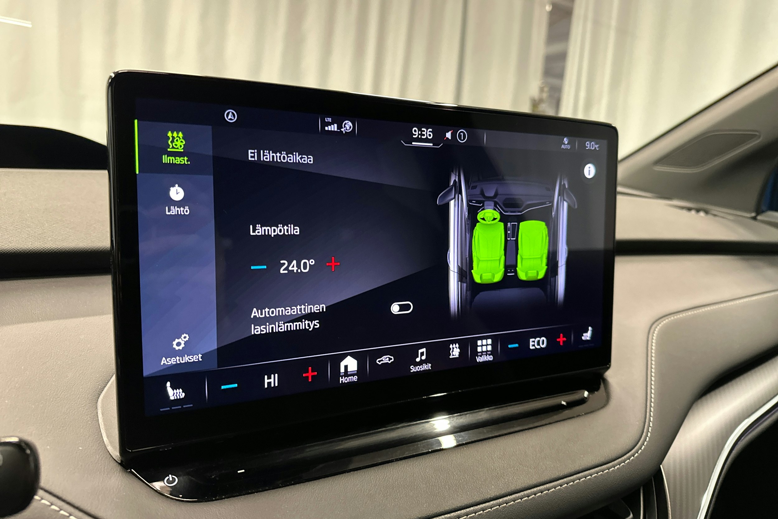 sininen Skoda Enyaq 2022 kuva 21.